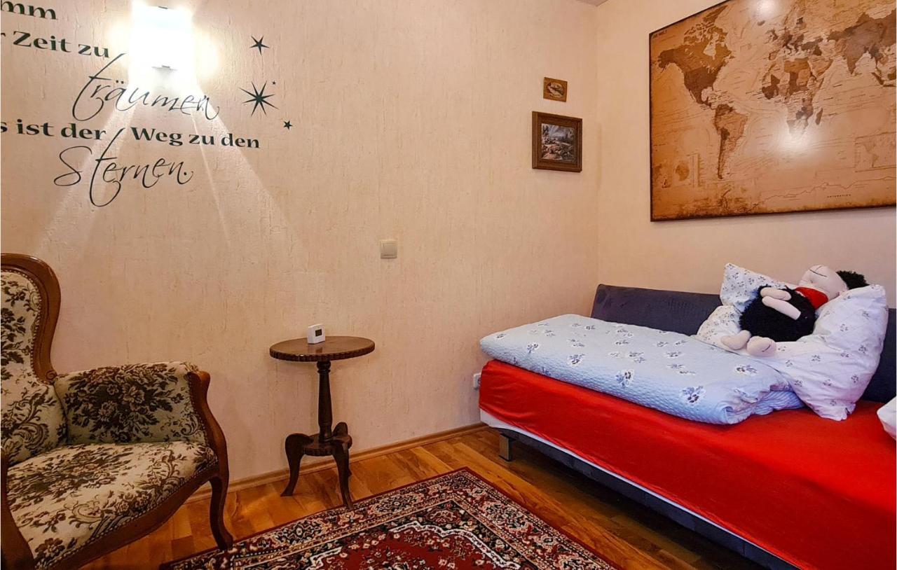 2 Bedroom Cozy Apartment In Suhl Buitenkant foto