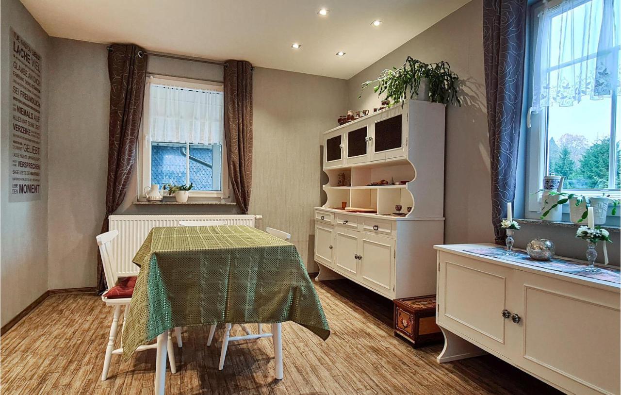 2 Bedroom Cozy Apartment In Suhl Buitenkant foto