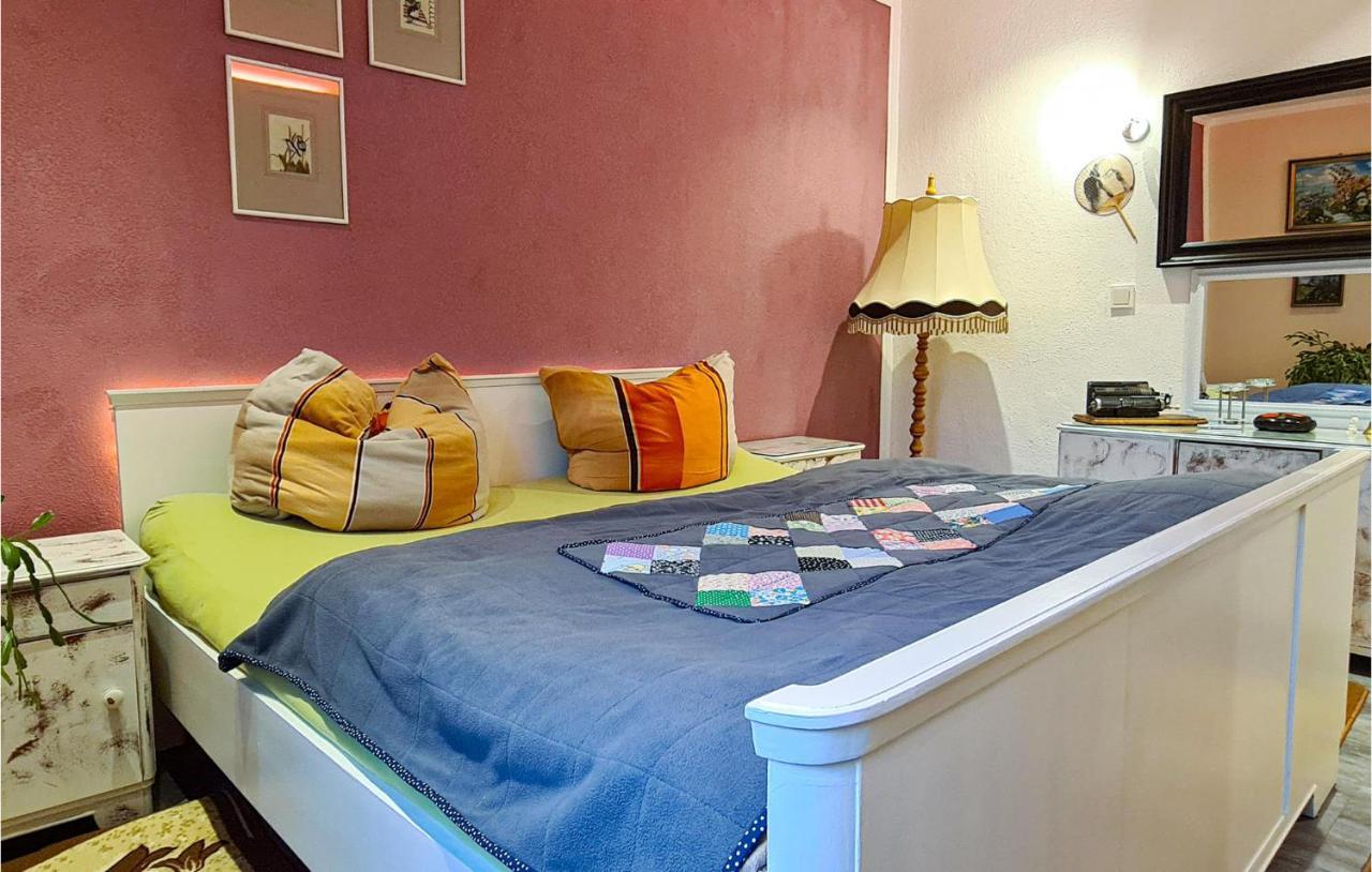 2 Bedroom Cozy Apartment In Suhl Buitenkant foto